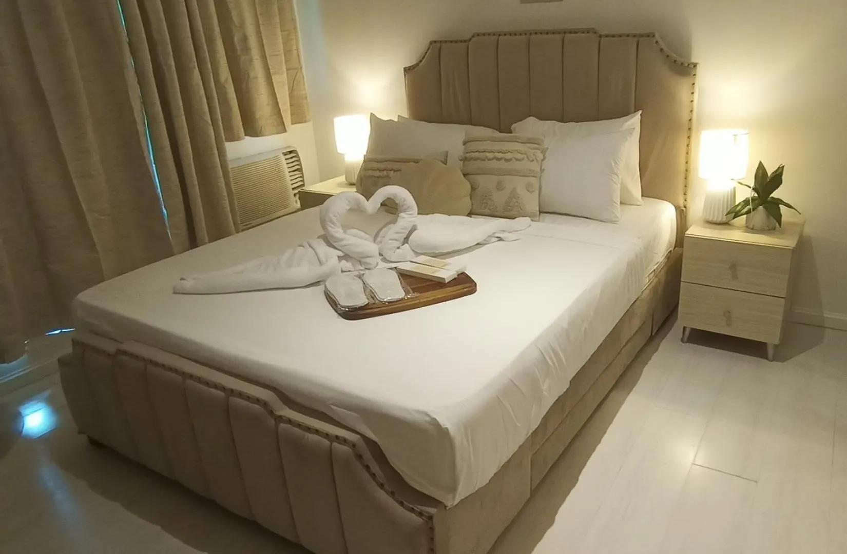 Hotel Casa Crisav Staycation Place At Azure Paranaque City