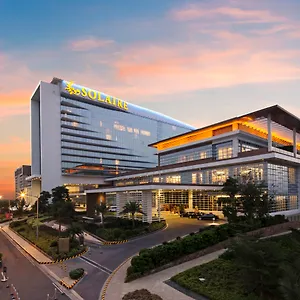 Hotel Solaire Entertainment