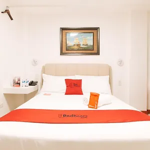 Hotel Reddoorz Near Mercado Del