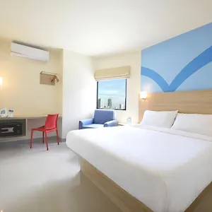 Hotel Hop Aseana Manila